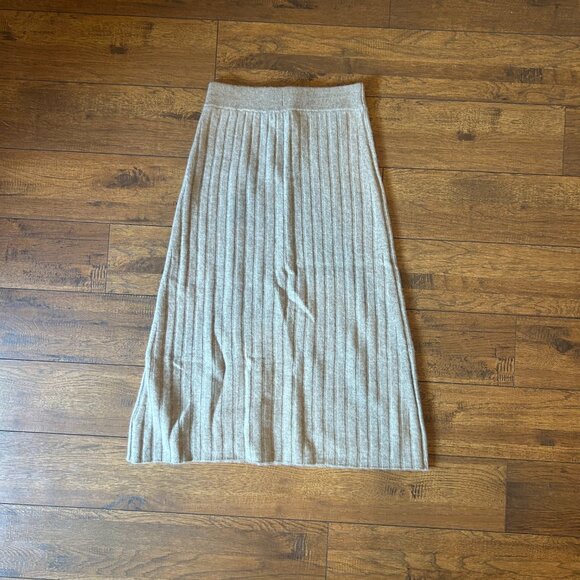 Quince Mongolian Cashmere Midi Skirt & Sweater Tank Size Small Heather Oatmeal - Picture 5 of 7